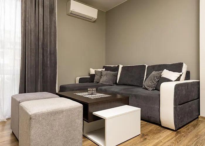 Daire 1bd Flat In - 25 Min Walk From The Centre By Flat Mаnаger *