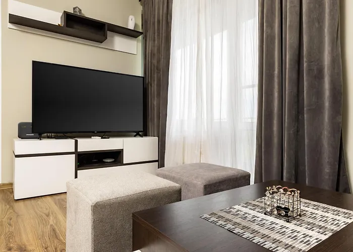 Daire 1bd Flat In - 25 Min Walk From The Centre By Flat Mаnаger